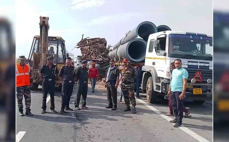 बुंदेलखंड एक्सप्रेसवे पर सड़क हादसे में तीन लोगों की मौत