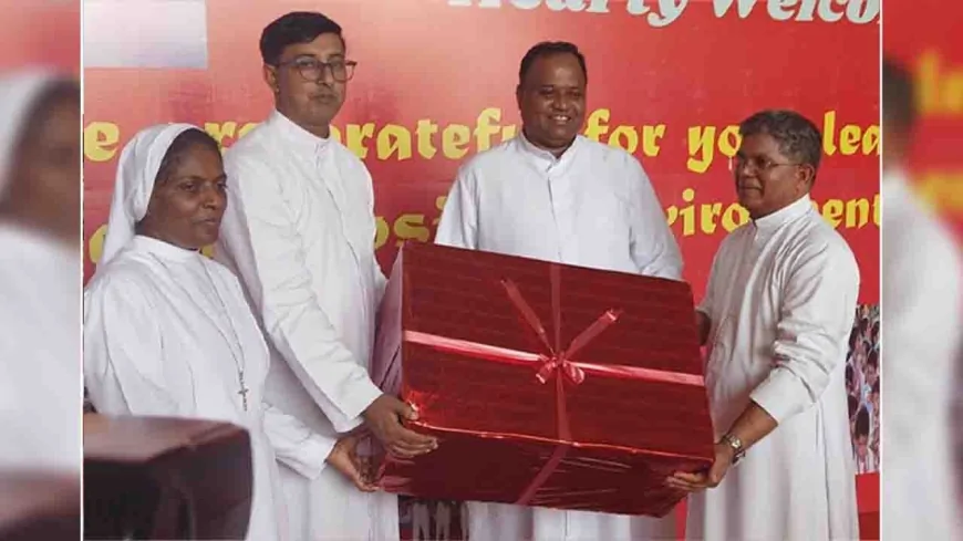 स्टाफ व बच्चों ने दी प्रिंसिपल फादर डेनिस को भावभीनी विदाई