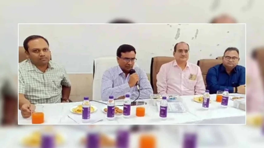 झांसी : अब चलती ट्रेन में भी मिलेगा यात्रियों को प्राथमिक उपचार, अगले स्टेशन का नहीं होगा इंतजार
