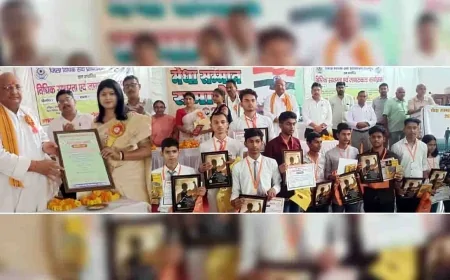 आयुष्मान वानप्रस्थ विश्वविद्यालय ने मेधावी छात्र-छात्राओं को किया सम्मानित