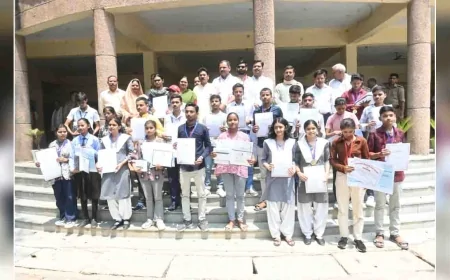 जनपद के मेधावी विद्यार्थियों एवं राष्ट्रीय स्तर के पदक विजेता खिलाड़ियों का सम्मान