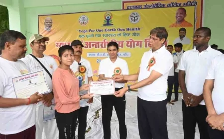 डीएवी इंटर कॉलेज, बांदा में 11वां अंतरराष्ट्रीय योग दिवस हर्षोल्लास से मनाया गया