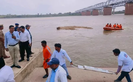 संभावित बाढ़ को लेकर जिला प्रशासन ने बचाव टीमों के साथ की मॉकड्रिल