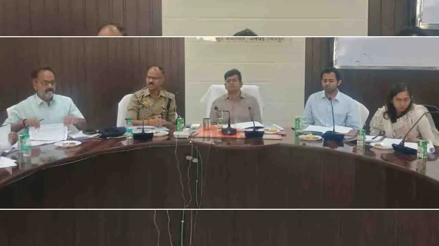 डीएम-एसपी ने सड़क सुरक्षा समिति की बैठक में अधिकारियों को दिए निर्देश