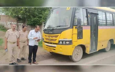 स्कूली बसों पर परिवहन विभाग का शिकंजा, एक बस निरूद्ध, तीन का चालान
