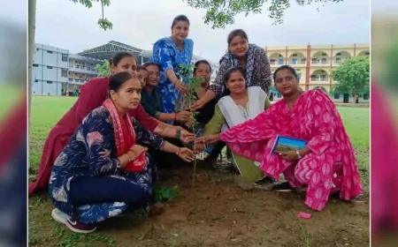 स्कूल परिसर में लगाए गए फलदार व छायादार पौधे