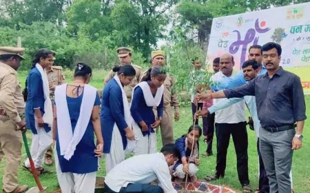 इंटर कालेज मे वन महोत्सव का किया गया आयोजन