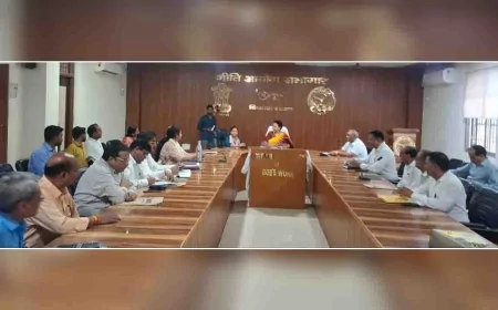 अध्यक्ष ने विभागीय योजनाओं की समीक्षा कर पूछी समस्याएं