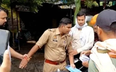 झाँसी : एंटी करप्शन टीम ने दरोगा को रिश्वत लेते किया गिरफ्तार