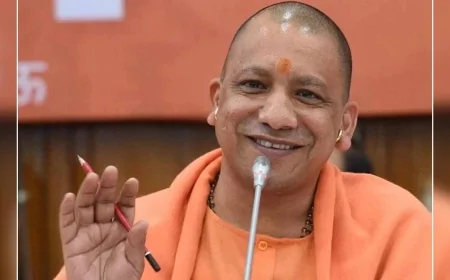 सीएम योगी आदित्यनाथ ने भारी वर्षा के बाद जलभराव और बाढ़ की आशंका पर की समीक्षा
