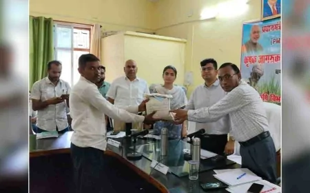 जोखिम से बचने को किसान 31 जुलाई तक कराएं फसलों का बीमा : डीएम