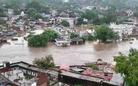 राजापुर में यमुना का जलस्तर लगातार बढ़ता, प्रशासन अलर्ट मोड में