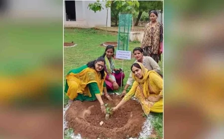 पुलिस लाइन में किया गया पौधरोपण