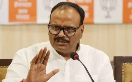 डिप्टी सीएम बृजेश पाठक की बड़ी कार्रवाई : भ्रष्टाचार के आरोप में तीन चिकित्साधिकारी निलंबित