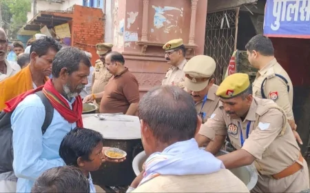 पुलिस ने श्रद्धालुओ को बांटी पूड़ी-सब्जी