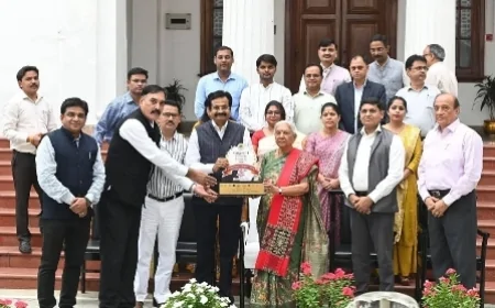 बुंदेलखंड विश्वविद्यालय को मिला यूजीसी कैटेगरी-1 का दर्जा, प्रतिनिधिमंडल ने राज्यपाल से प्राप्त किया आशीर्वाद