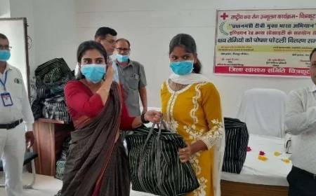 50 क्षय रोगियो को बांटे गए पोषण पोटली