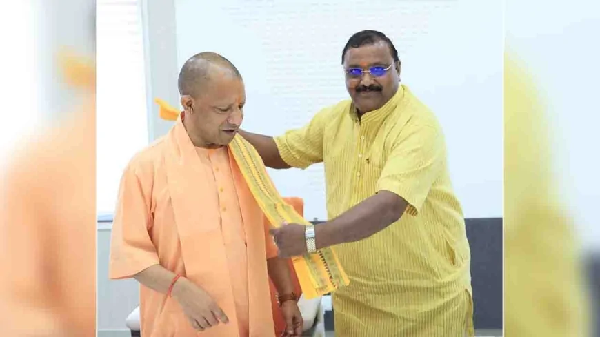 सीएम को बताई सहकारिता की प्रगति, सराहे गए डीसीबी अध्यक्ष
