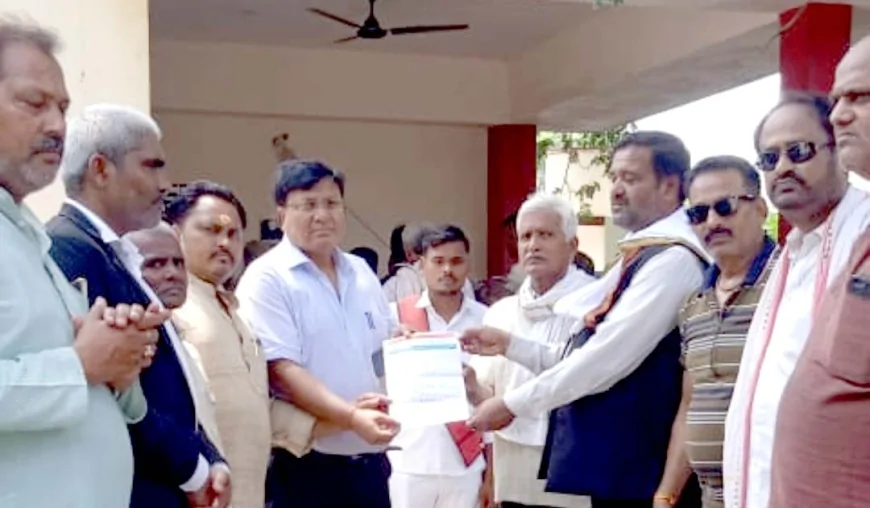 कांग्रेसियो ने यूरिया व बिजली की समस्या को लेकर भेजा ज्ञापन