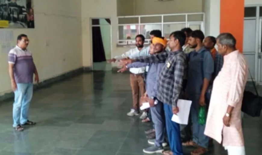 यात्रियो से मधुर व्यवहार करं चालक-परिचालक