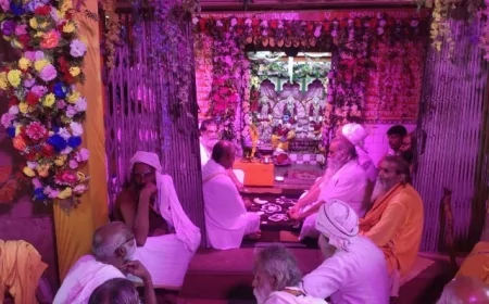 तुलसी गुफा तोतामुखी हनुमान मंदिर में मनाई तुलसी जयंती