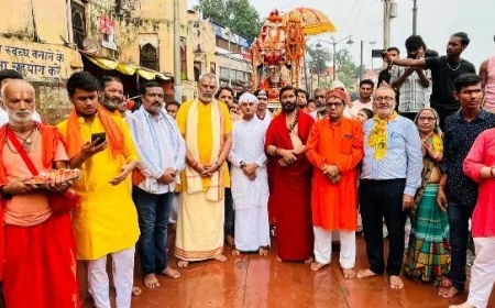 हर-हर बम-बम जयकारों के बीच निकली राजाधिराज की पालकी यात्रा
