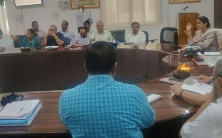 निर्माण कार्यों में गुणवत्ता व समयसीमा का रहे ध्यान : सीडीओ