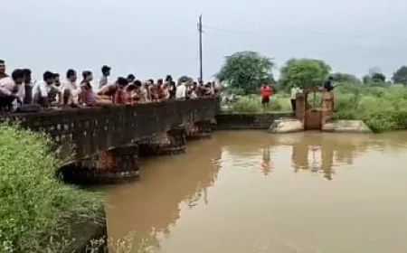 यूपी के बांदा में तीन बच्चों संग महिला नहर में कूदी, चाराें की माैत