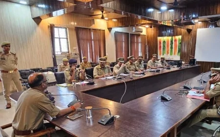 सर्किल के विवेचकों के साथ एसपी ने की बैठक