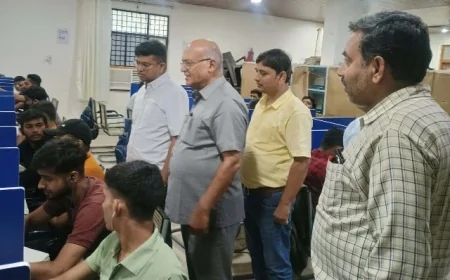 डीएम ने जिला पुस्तकालय व अभ्युदय कोचिंग सेंटर की देखी व्यवस्थाएं