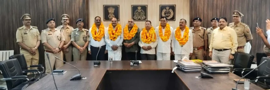 सीओ समेत पुलिस कर्मियो को सेवानिवृत्त होने पर दी गई विदाई