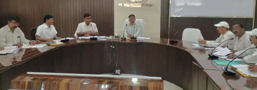 निष्ठा से कराएं चकबंदी कार्य, पड़ताल में लाएं तेजी : डीएम