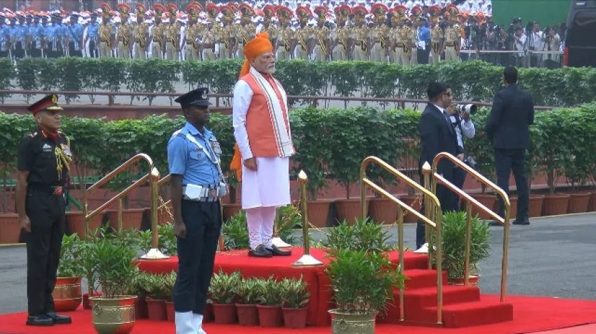 लाल किले की प्राचीर से बोले प्रधानमंत्री- विकसित भारत का आधार है आत्मनिर्भरता