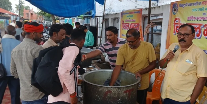 गल्ला व्यापार समिति ने श्रद्धालुओं को बांटा भंडारा प्रसाद