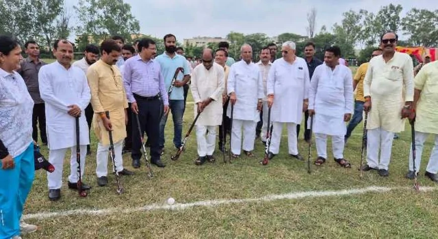 राष्ट्रीय खेल दिवस पर इंदिरा स्टेडियम जालौन में हुआ सजीव प्रसारण