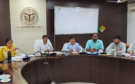 डीएम ने की चकबंदी कार्यों की समीक्षा