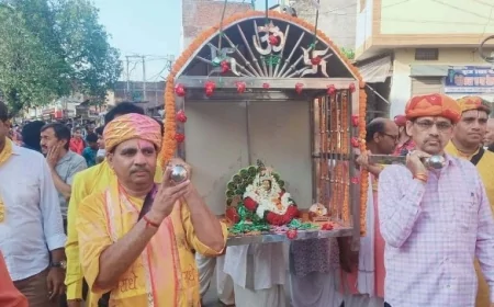 श्रीकृष्ण भक्त मण्डल के तत्वावधान में निकाली गई भव्य शोभा यात्रा