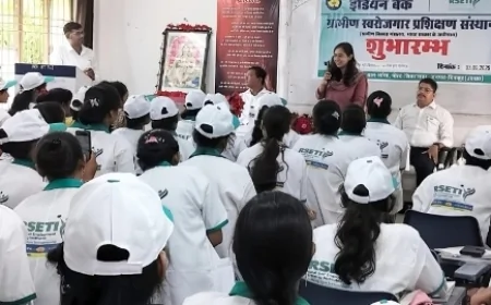 अपने हुनर का प्रयोग कर आर्थिक रूप से मजबूत बनें : एसडीएम