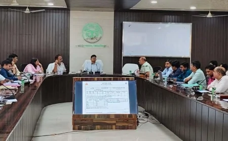 कर करेत्तर एवं सीएम डैशबोर्ड से राजस्व कार्यो की हुई समीक्षा बैठक