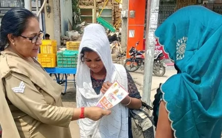 एंटी रोमियो टीमो ने भ्रमण कर किया जागरुक