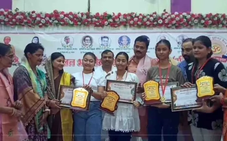 आंचलिक छात्र-छात्रा प्रतिभा सम्मान समारोह में मेधावियों को किया गया सम्मानित