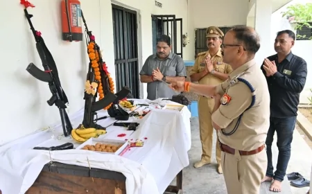 विश्वकर्मा दिवस पर एसपी ने की शस्त्र-वाहनो की पूजा