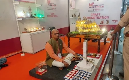 ग्रेटर नोएडा इंटरनेशनल ट्रेड शो में बाँदा की कला का जलवा