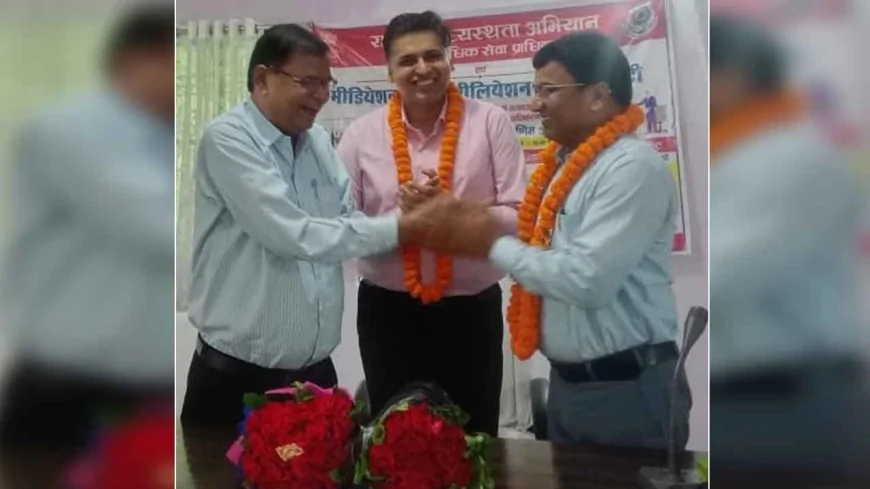 एसडीएम रामऋषि रमन ने मऊ और फूलचन्द्र यादव ने सम्भाला राजापुर का कार्यभार