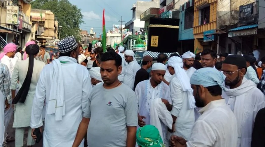 बारावफात पर धूमधाम से निकाला जुलूस