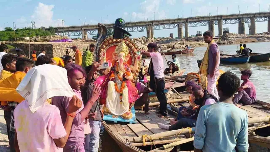 100 से अधिक गणेश प्रतिमाओं का केन नदी में विसर्जन, शहर में दिखा भक्तिमय माहौल