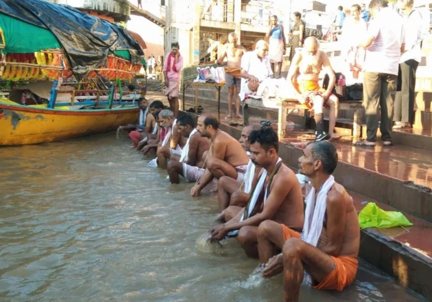 पितृपक्ष शुरू होते ही पुरखों का किया जल तर्पण