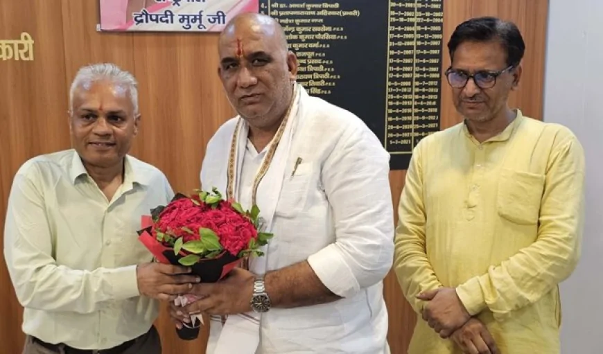 बीएसए से मिले प्रयागराज के भाजपा जिलाध्यक्ष
