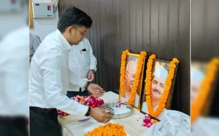 महापुरुषों के चरित्रो, मार्गों का करना चाहिए अनुसरण : डीएम