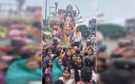 नम आंखों से मां जगदम्ब की विदाई, प्रतिमाएं विसर्जित